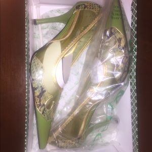 BRAND NEW women’s J.Renee heels , size 9